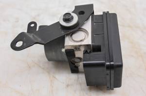 Kawasaki - 18 Kawasaki Ninja 650 ABS Abs Electric Control Unit EX650K - Image 1