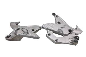 Kawasaki - 11 Kawasaki Versys 650 Front Footpeg Brackets KLE650 - Image 2