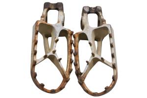 Husqvarna - 19 Husqvarna FC 450 Foot Pegs - Image 2