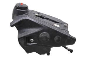 Husqvarna - 19 Husqvarna FC 450 Gas Tank & Fuel Pump - Image 3