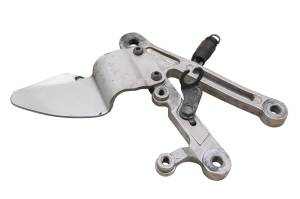 Yamaha - 99 Yamaha R1 Front Right Footpeg Bracket YZF1000 - Image 3