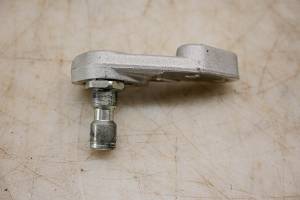 Suzuki - 24 Suzuki GSX-R750 Gear Shift Lever Bracket - Image 2
