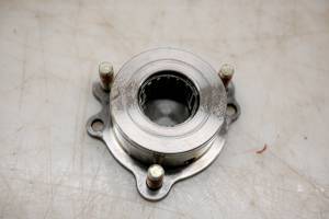 Suzuki - 24 Suzuki GSX-R750 Drive Shaft Set Housing - Image 2