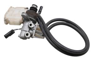 16 Can-Am Spyder F3T SE6 Tandem Brake Master Cylinder