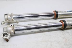 Husqvarna - 19 Husqvarna FC 450 Front Forks Suspension - Image 2