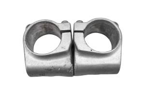 Yamaha - 01 Yamaha YZF600R Handlebar Clamps - Image 2