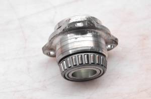 Yamaha - 09 Yamaha TMax 500 Transmission Output Bearing Holder XP500 - Image 2