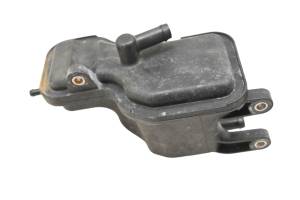 Yamaha - 16 Yamaha Waverunner V1 Crankcase Breather Box Vent VX1050E - Image 2