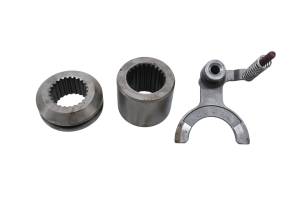 04 Arctic Cat 500 FIS Auto 4x4 Front Differential Fork & Coupler