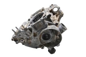 Polaris - 00 Polaris Magnum 500 4x4 Crankcase Center Crank Case - Image 3