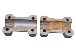 Polaris - 00 Polaris Magnum 500 4x4 Handlebar Clamps - Image 2
