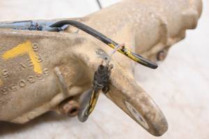 Polaris - 00 Polaris Magnum 500 4x4 Front Left Spindle Knuckle For Parts - Image 4