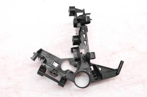 18 Ski-Doo Renegade Enduro 600 HO Bracket Mounting Ignition Coil Support Cover 137"
