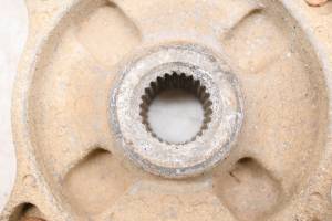 Polaris - 02 Polaris Sportsman 400 4x4 Rear Right Wheel Hub - Image 3