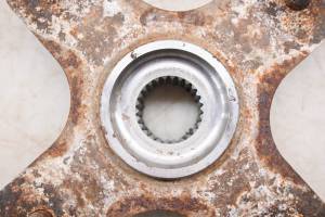 Bombardier - 04 Can-Am Outlander 330 4x4 Rear Wheel Hub Left Or Right Bombardier - Image 3