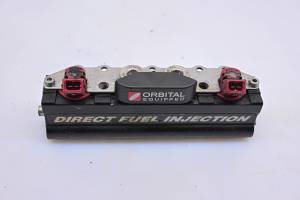 03 Sea-Doo GTX DI Fuel Rail & Injectors