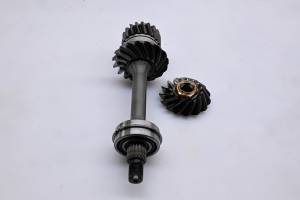 06 Suzuki King Quad 700 4x4 Transmission Bevel Gears Output Shaft LTA700X