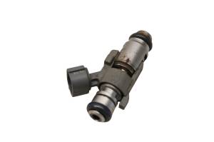 John Deere - 19 John Deere Gator XUV835E Fuel Injector - Image 2