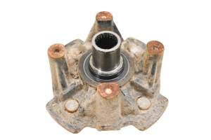 John Deere - 05 John Deere Trail Buck 650 4x4 Rear Left Wheel Hub - Image 3