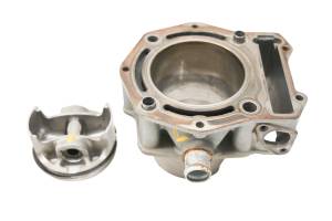 John Deere - 18 John Deere Gator RSX860M Cylinder & Piston Left - Image 2