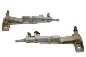 John Deere - 11 John Deere Gator XUV550 Tailgate Support Brackets Left & Right - Image 2