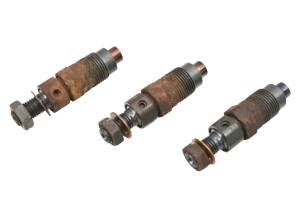 Kubota - 11 Kubota RTV900XTW Fuel Injectors - Image 2