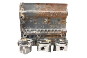 13 Kubota RTV900XT Crankcase Center Crank Case & Cylinders