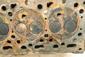 Kubota - 09 Kubota RTV1140CPX Cylinder Head & Injectors - Image 8