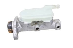 09 Kubota RTV1100CW Front Brake Master Cylinder