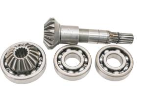 16 Kubota RTV400CI Transmission Bevel Gears Output Shaft