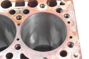 Kubota - 12 Kubota RTV1100 4x4 Crankcase Center Crank Case & Cylinders - Image 7