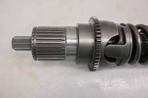 Yamaha - 24 Yamaha YXZ1000R SS Transmission Output Shaft - Image 2