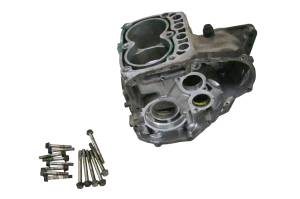 02 Polaris Sportsman 700 4x4 Crankcase Center Crank Case