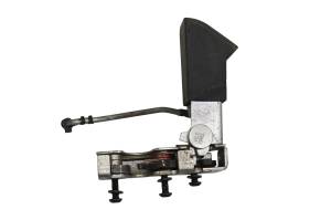 Can-Am - 13 Can-Am Commander 1000 XT Passenger Door Latch - Image 2