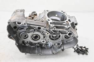 Suzuki - 00 Suzuki DRZ400E Crankcase Center Crank Case - Image 1