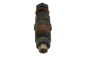 Kubota - 18 Kubota RTV-X900W Fuel Injector - Image 2