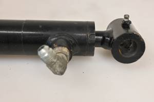 Kubota - 18 Kubota RTV-X900W Hydraulic Utility Bed Lift Cylinder - Image 3