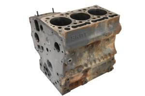 Kubota - 18 Kubota RTV-X900W Crankcase Center Crank Case & Cylinders - Image 2