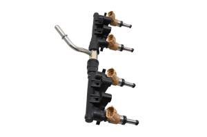 Kawasaki - 17 Kawasaki Z900 ABS Fuel Rail & Injectors - Image 3