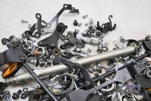 Yamaha - 24 Yamaha XSR900 Hardware Set Nuts & Bolts - Image 4