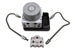 Yamaha - 24 Yamaha XSR900 Abs Oil Pump Assembly - Image 2