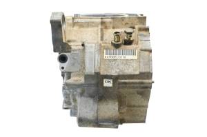 Polaris - 03 Polaris Predator 500 2x4 Crankcase Center Crank Case - Image 2