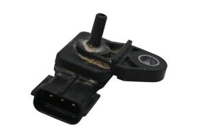 Kubota - 16 Kubota RTV500 -A/H Air Pressure Sensor - Image 3