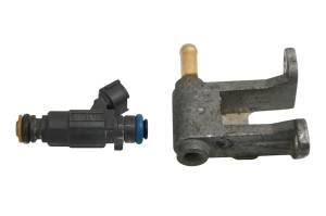 Kubota - 16 Kubota RTV500 -A/H Fuel Rail & Injector - Image 2