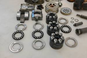 Kubota - 16 Kubota RTV500 -A/H Hydraulic Pump - Image 3