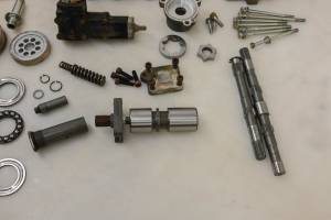 Kubota - 16 Kubota RTV500 Hydraulic Pump - Image 6