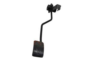 23 Bighorn Explorer 450 VXL-T Accelerator Pedal - Image 3