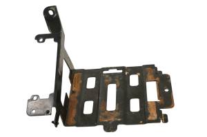 21 Polaris Pro XD 4000D Battery Bracket