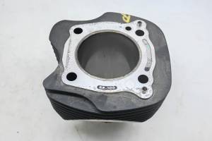 20 Harley-Davidson FXBB Street Bob Rear Cylinder - Image 4