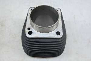 20 Harley-Davidson FXBB Street Bob Rear Cylinder - Image 5